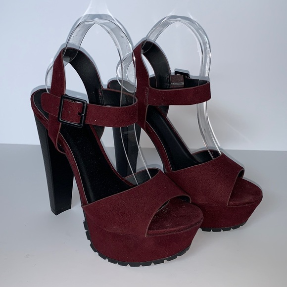 Delicious Platform Heels - Picture 1 of 6